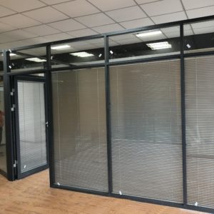 Противопожарная перегородка с двойным остеклением / серия FRM5243